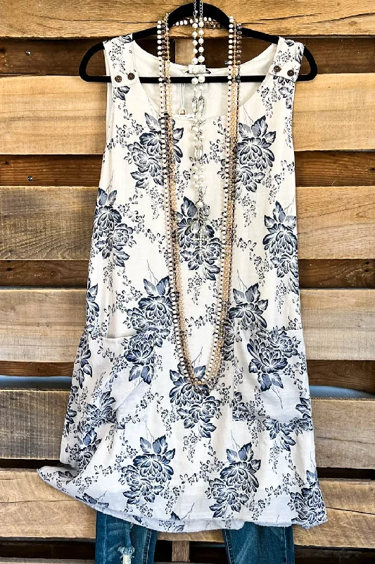 Take A Tour Dress - Beige